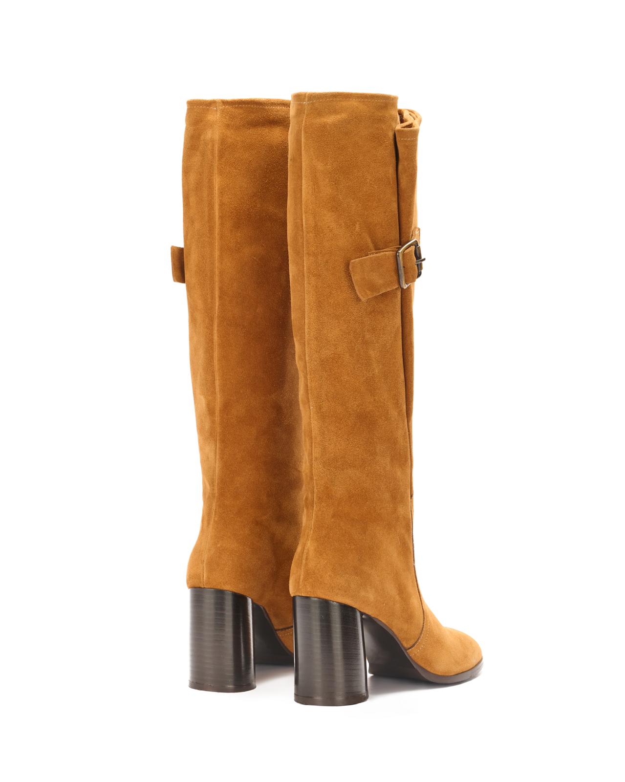 Suede boots
