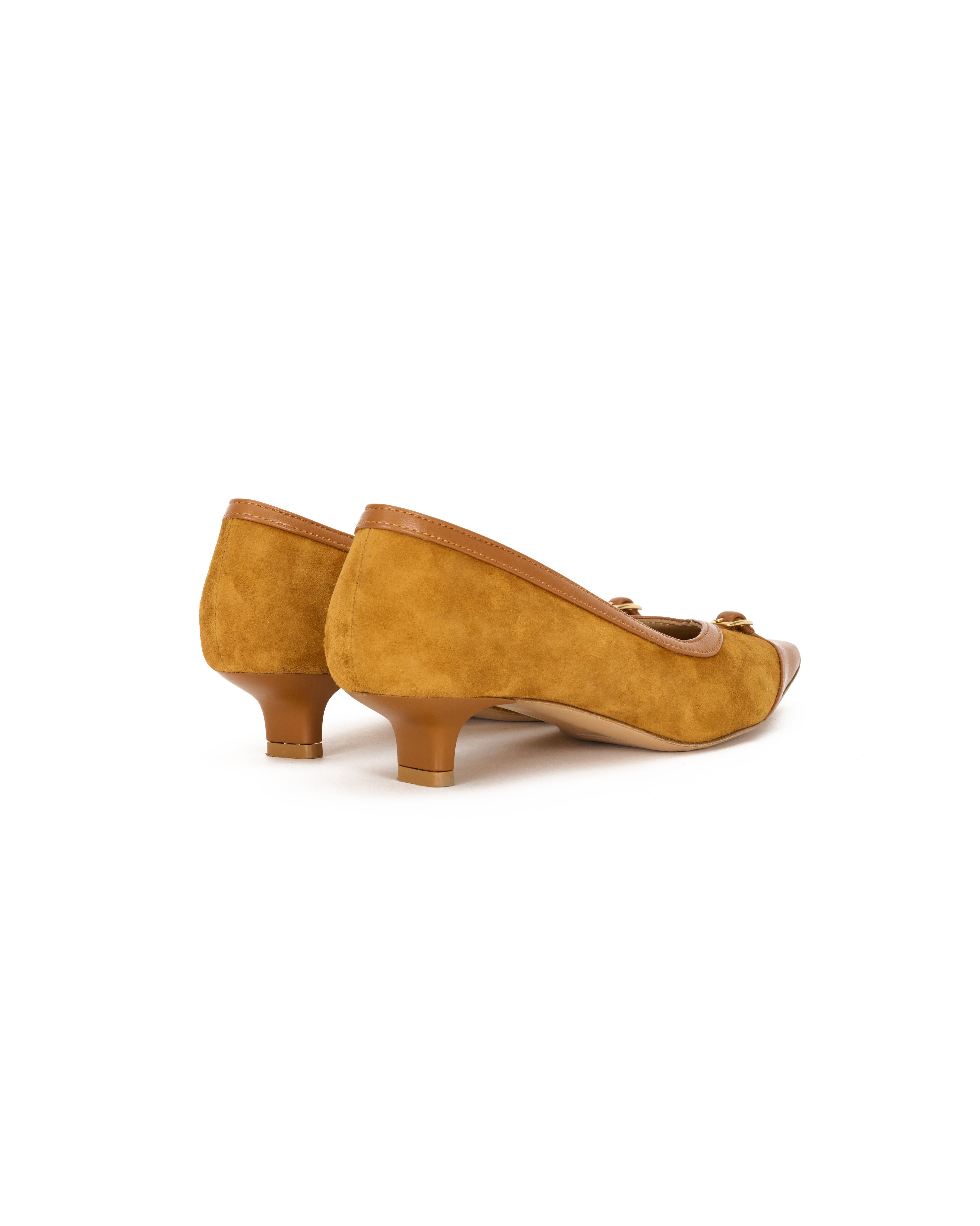 En cuir et en daim décolleté