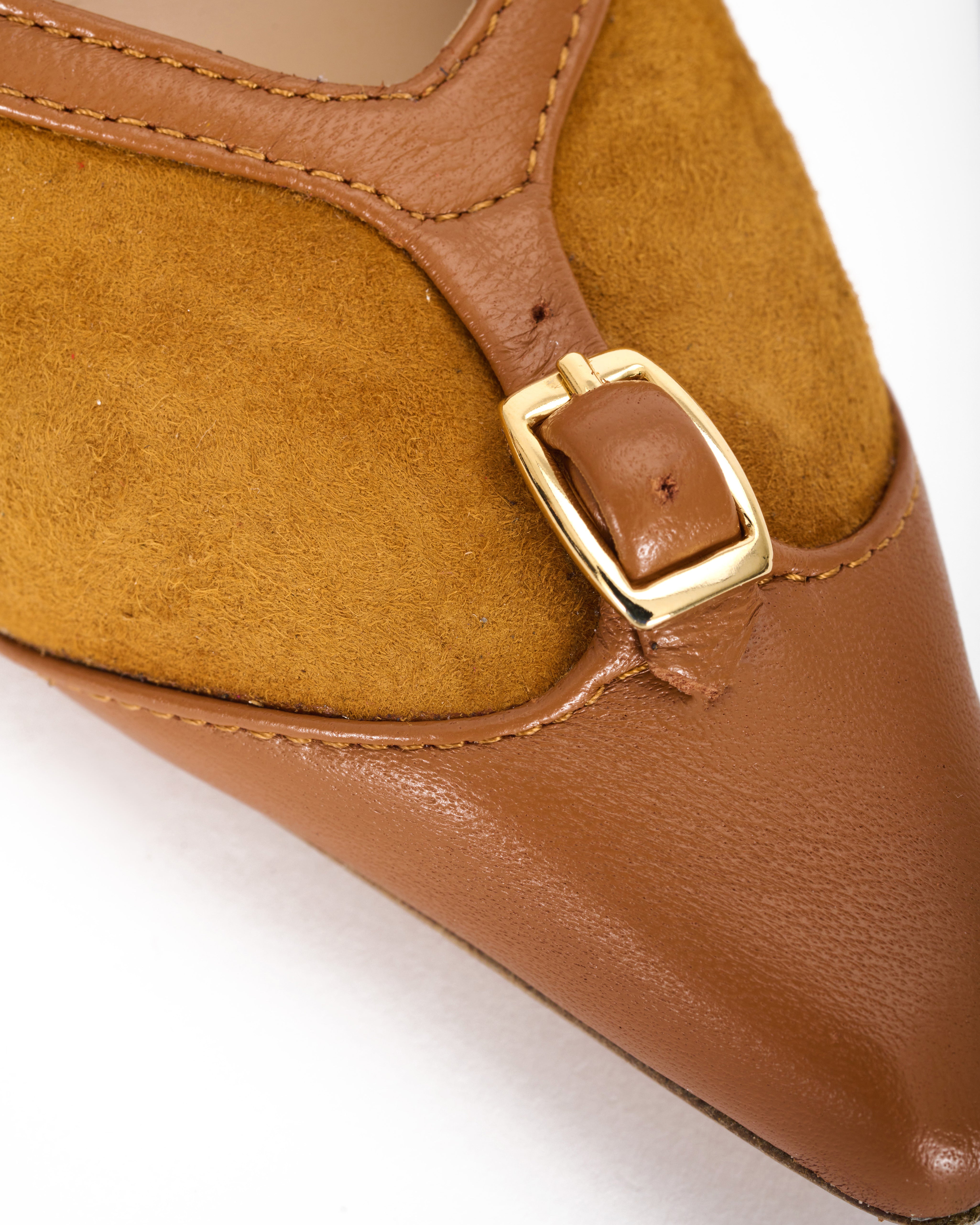 En cuir et en daim décolleté
